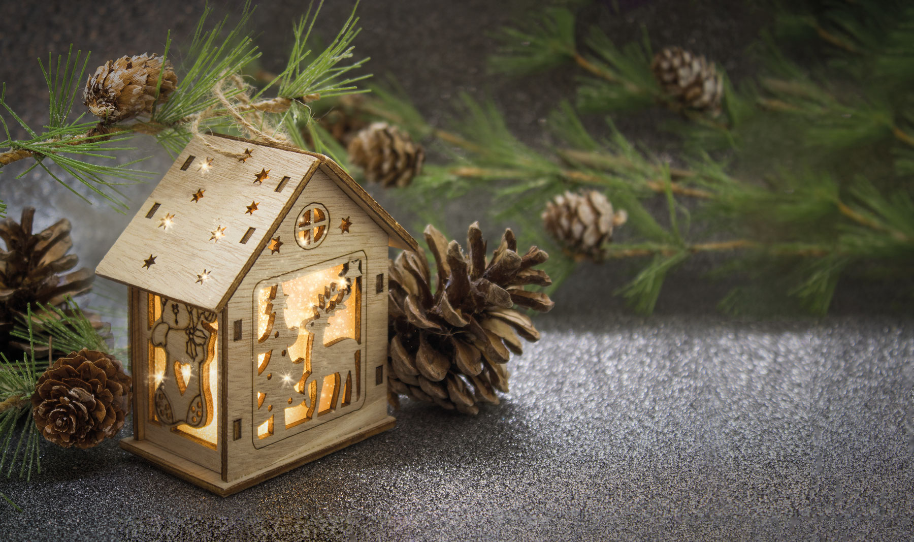 CABAÑA DE MADERA CON LUZ "HALLSTATT"