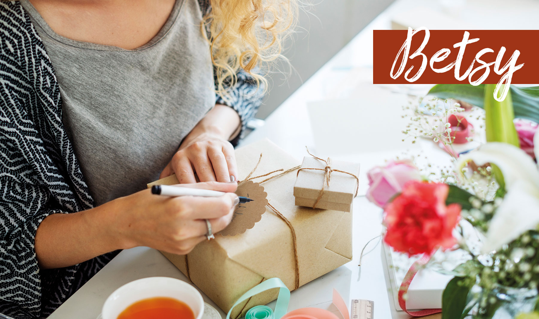 ETIQUETA KRAFT FESTONEADA "BETSY" (1 PACK 100 UD)