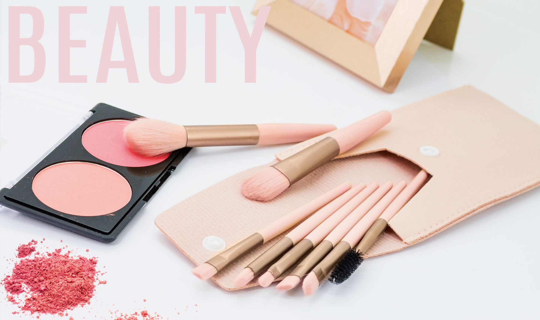 SET DE BROCHAS PARA MAQUILLAJE "BEAUTY"