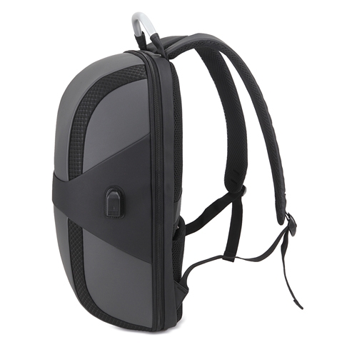 MOCHILA SEMIRIGIDA "MAYER" PIERRE DELONE